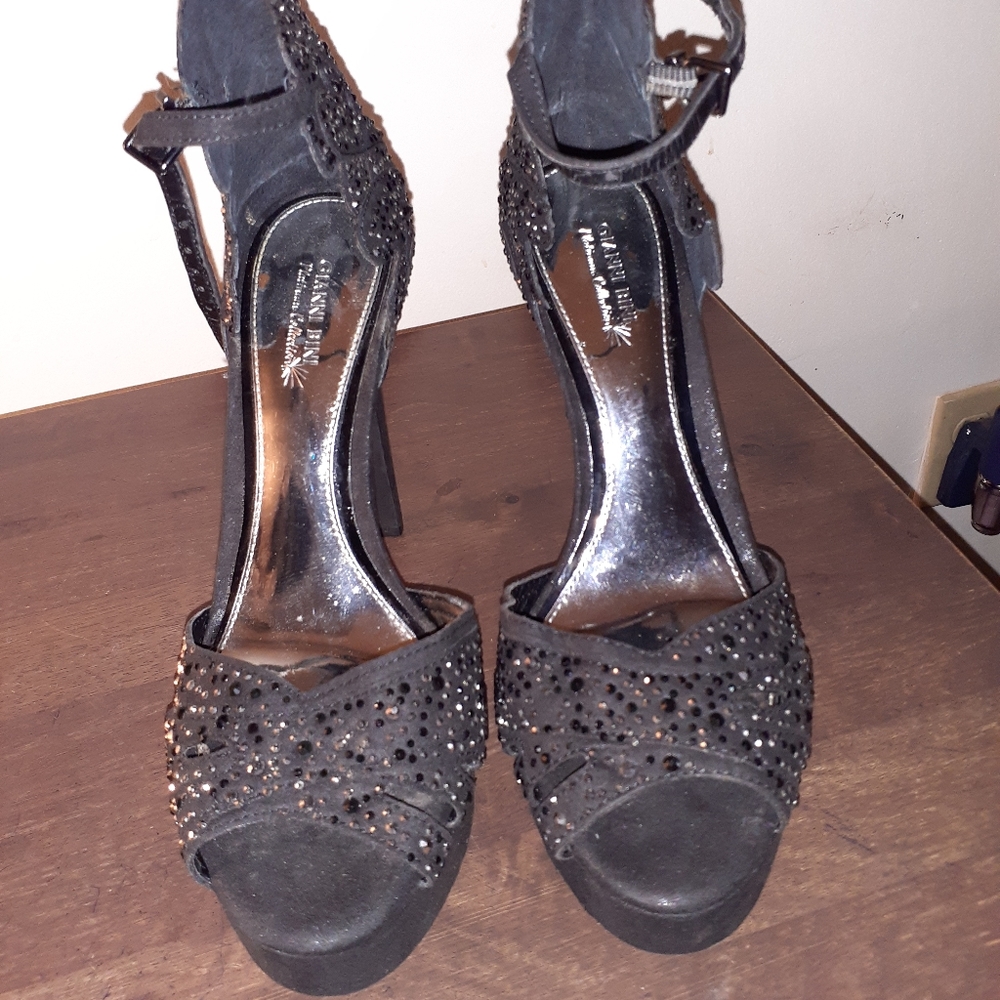 Gianni Bini platinum collection high heel shoes
